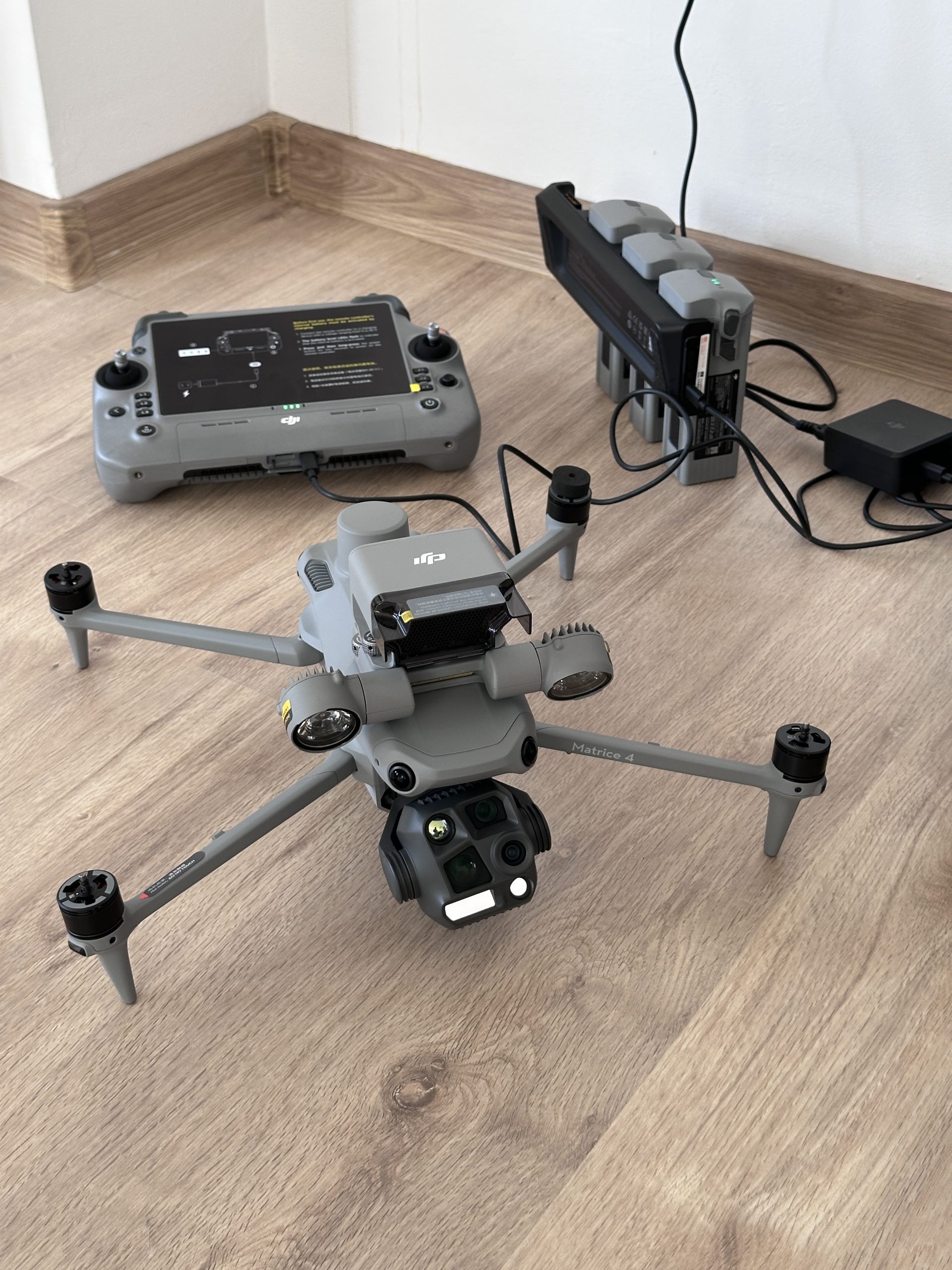 Drona DJI Matrice 4